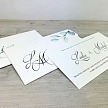 Svatební oznámení s větvičkou blahovičníku a monogramy