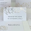 Svatební jmenovka se zlatou ražbou květů