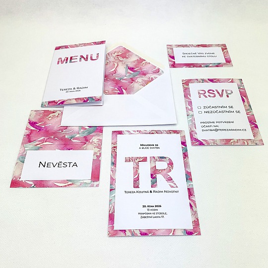 Svatební menu s akvarelovou kresbou květin