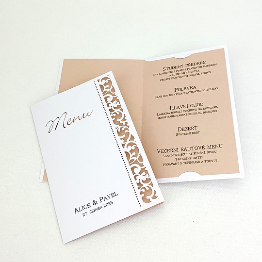 Svatební menu s krajkovým výřezem