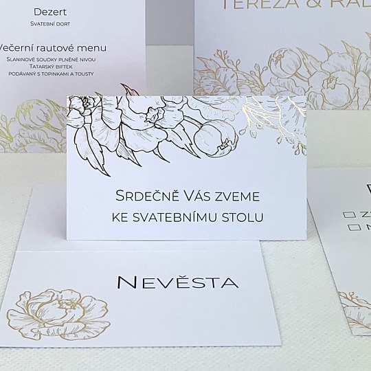 Svatební pozvánka se zlatou ražbou květů